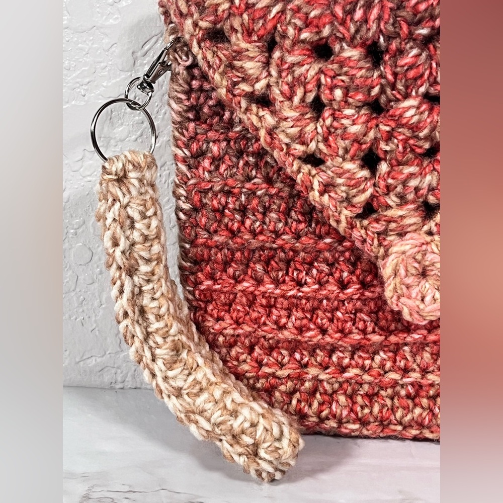 Coral Crochet Wristlet Clutch - Picture 4 of 10
